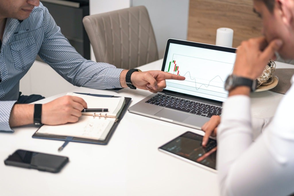Choosing between process mining and process discovery